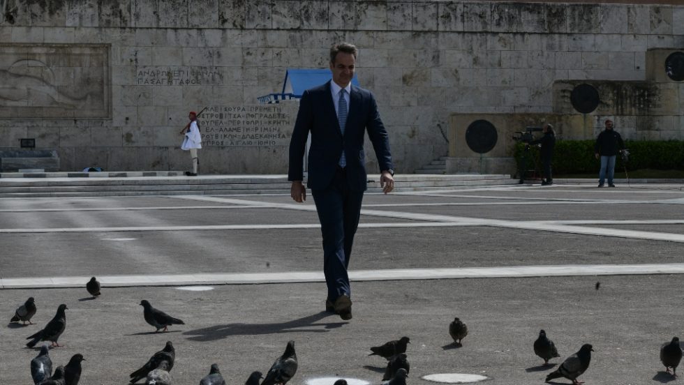 Ο Κυριάκος Μητσοτάκης στον Αγνωστο  Στρατιώτη